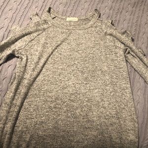 Long sleeve w cut outs